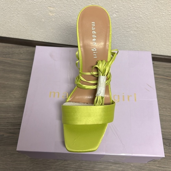 MADDEN GIRL Womens 1" Platform Strappy Padded Square Toe Flare Lace-Up Sandal - Picture 4 of 6